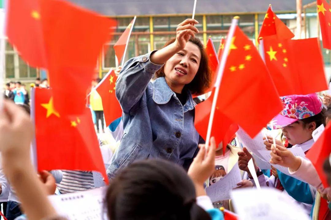 发面的时候只加酵母粉吗？想要馒头好吃还要加什么？游戏画面